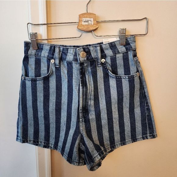 Zara Pants - Zara high waisted striped shorts